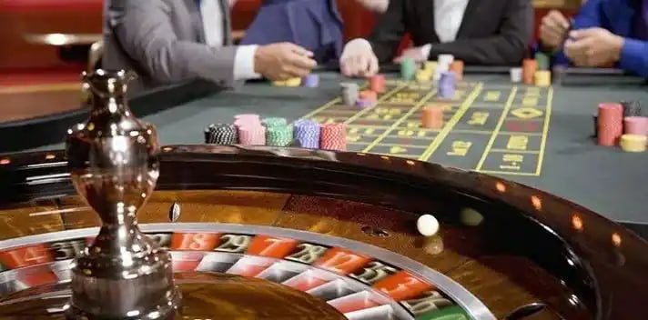 Người dùng Việt Nam xem kèo bóng đá và đặt cược tại tylekeo889 trên điện thoại
